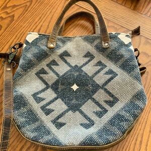 Myra Crossbody/Handbag